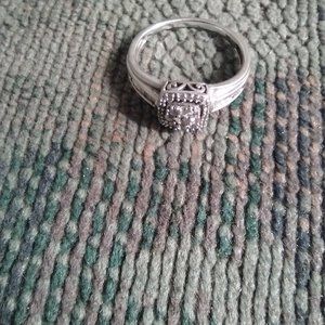 10k white gold diamond ring